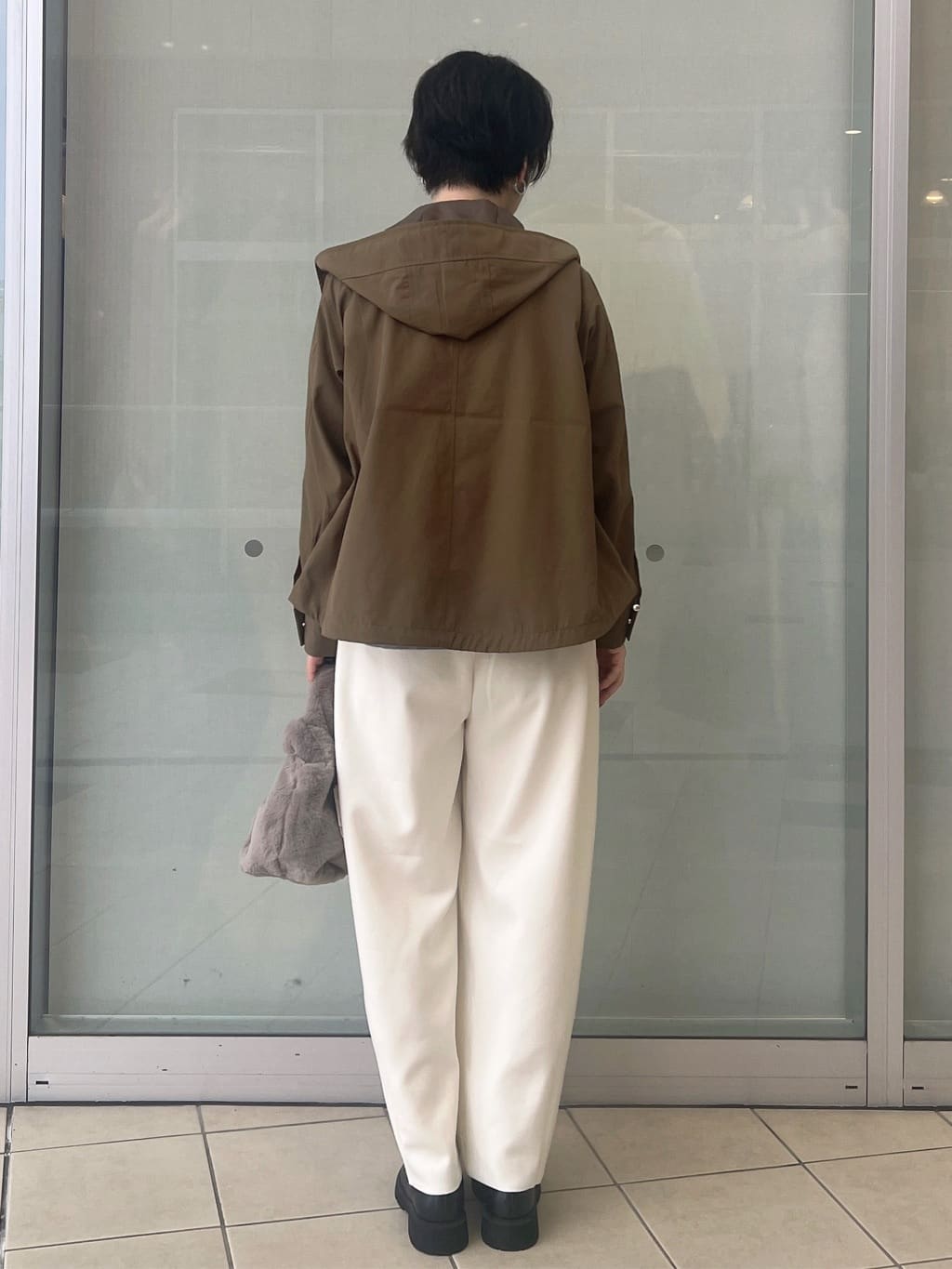 yo-koさんの「OPAQUE.CLIP｜ボートネックニット／エクストラファインメリノウール【THEシリーズ／洗濯機OK】」を使ったコーディネート
