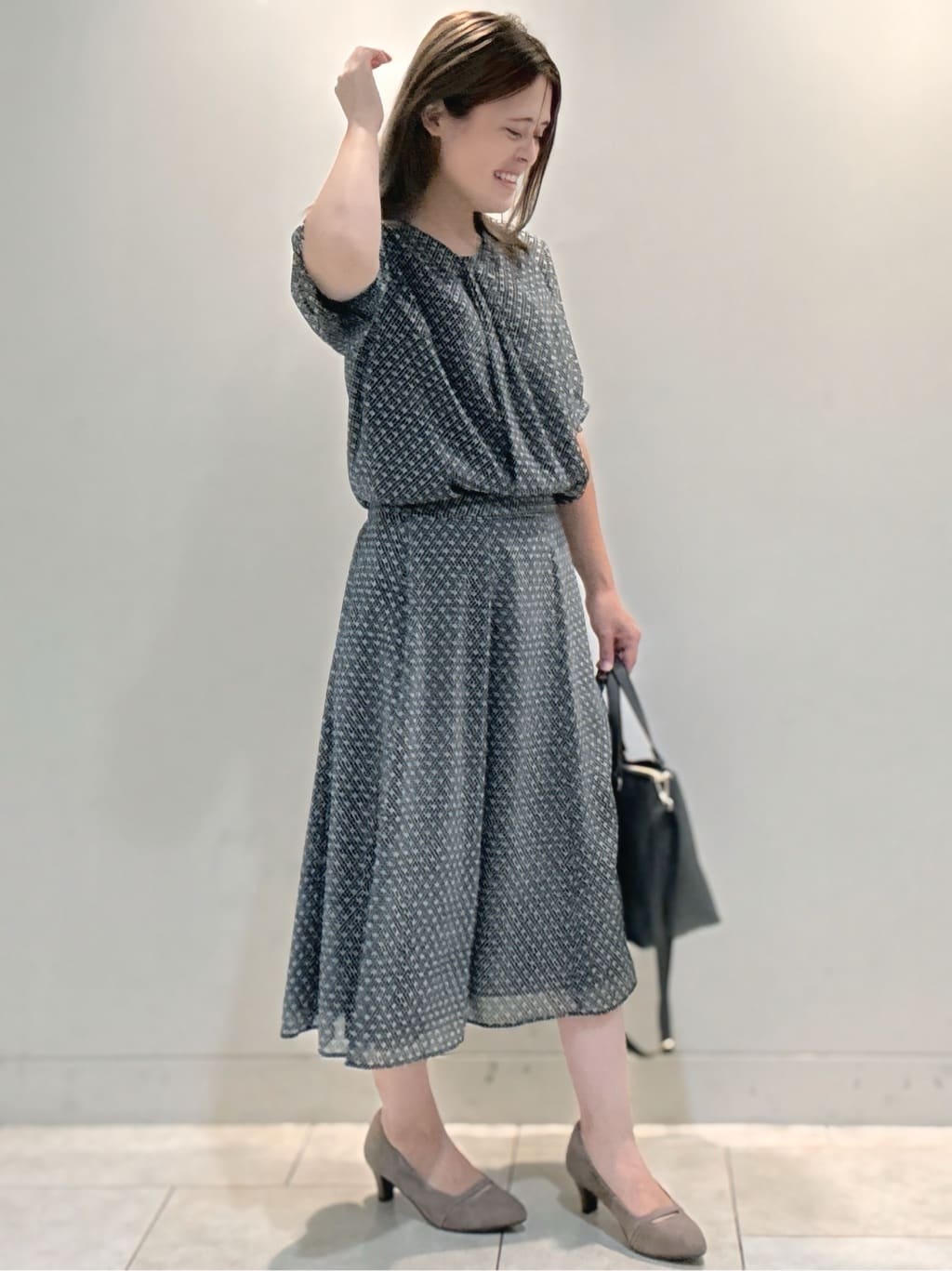 S&auml;K&iuml;さんの「Reflect｜【マシンウォッシュ可／セットアップ可】コツキ柄プリントブラウス」を使ったコーディネート