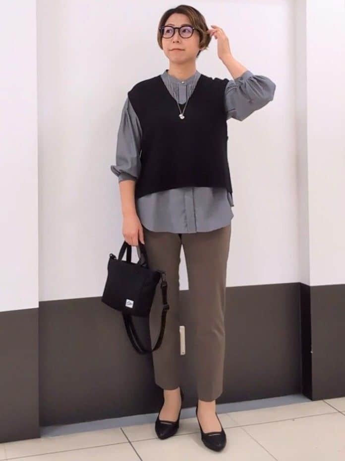 じゅりさんの「Reflect｜【程よいゆとり感／体型カバー】ピンタックデザインシャンブレーブラウス」を使ったコーディネート