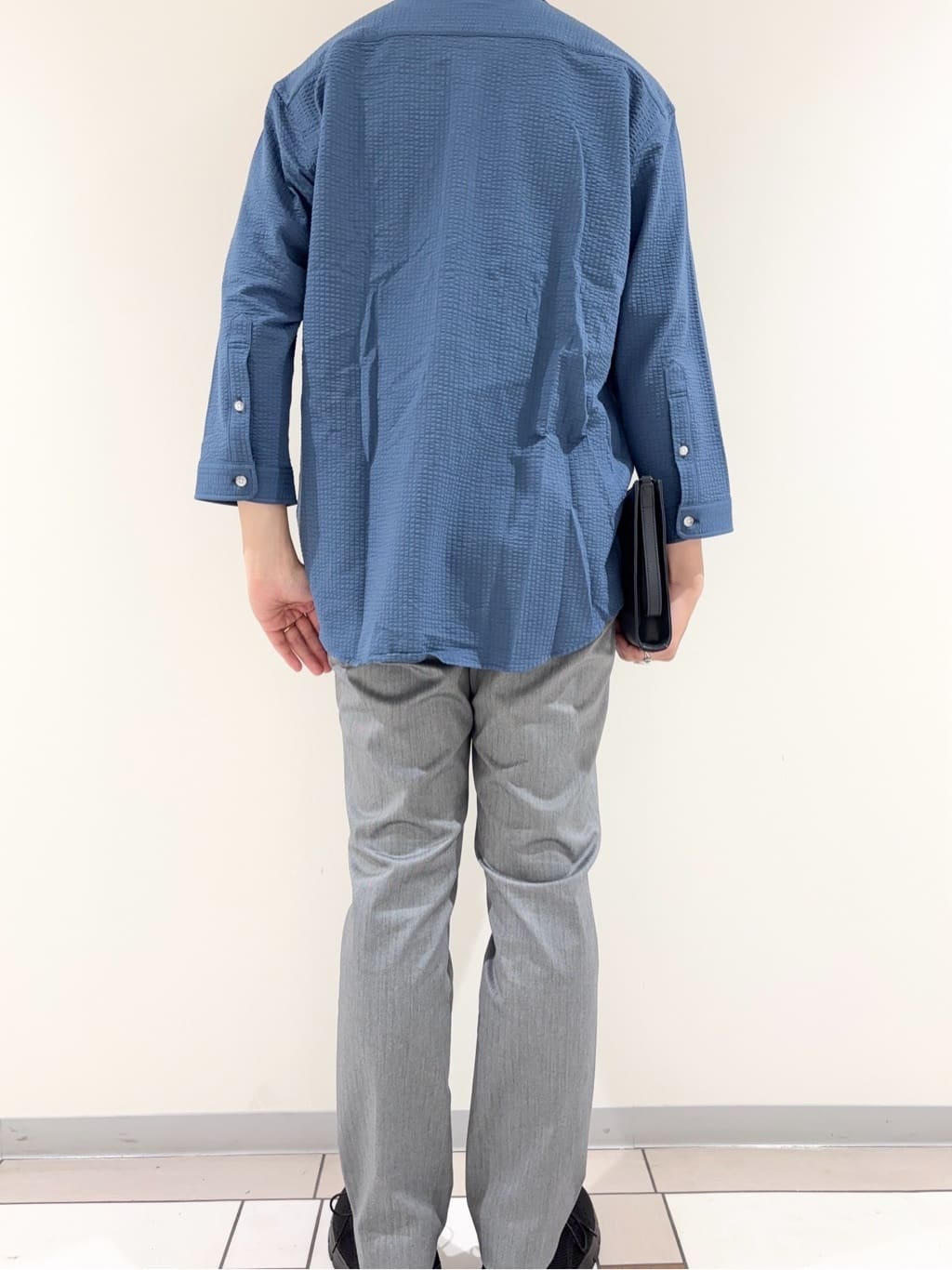 及川さんの「TAKEO KIKUCHI｜【全7サイズ&times;8色展開！】トップマルチヘリンボン パンツ」を使ったコーディネート