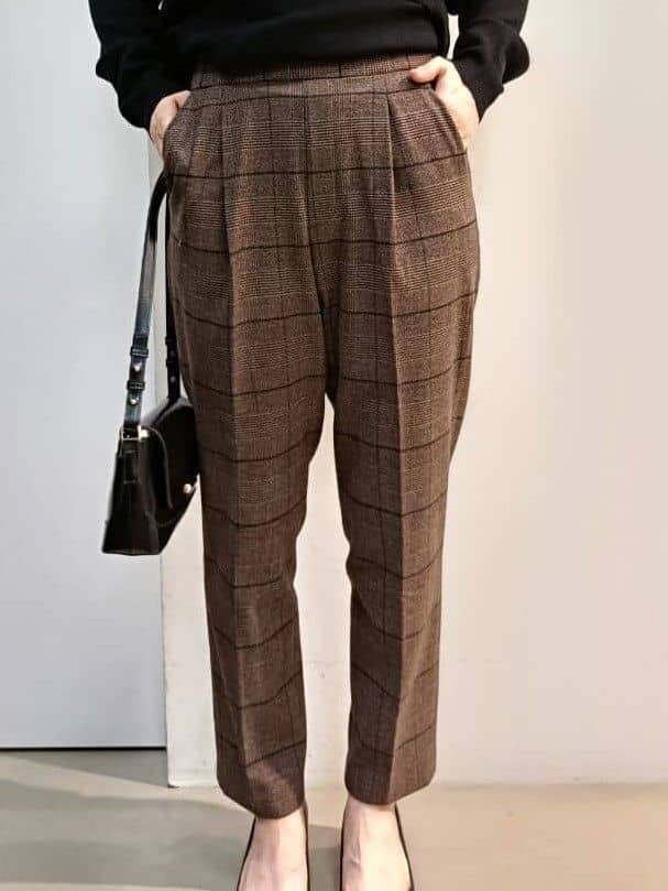 あんさんの「THE SHOP TK｜【すっきりシルエットが叶う】大人のためのVネックニット/毛玉になりにくい/静電気防止/洗濯機OK」を使ったコーディネート