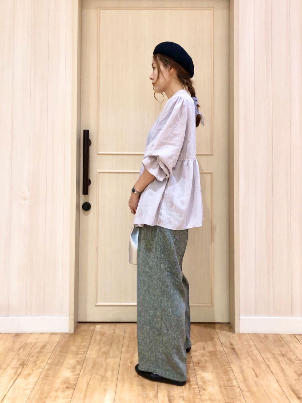 YOUさんの「SHOO･LA･RUE｜【S-LL】大人フェミニン ペプラム風フリルブラウス」を使ったコーディネート