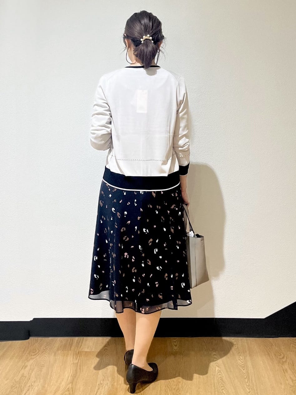 ayaさんの「Reflect｜【WEB先行カラーあり／手洗い可／アンサンブル可】バイカラーカーディガン」を使ったコーディネート