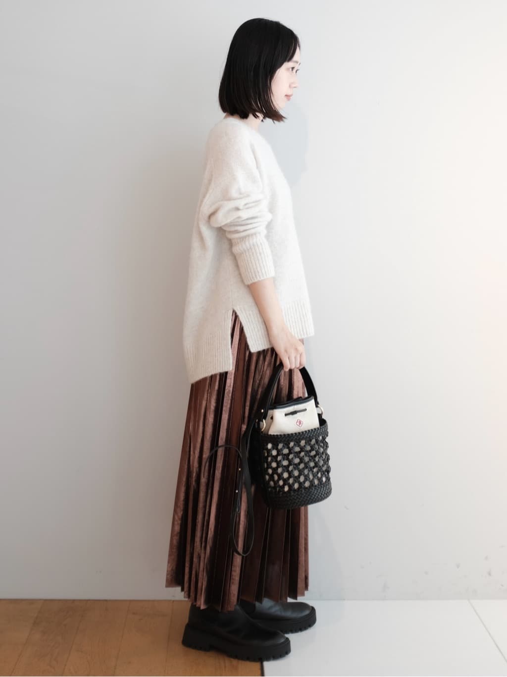 Kishimotoさんの「DRESSTERIOR｜◆【洗える/ストレッチ性/オンオフ】箔プリントプリーツスカート」を使ったコーディネート