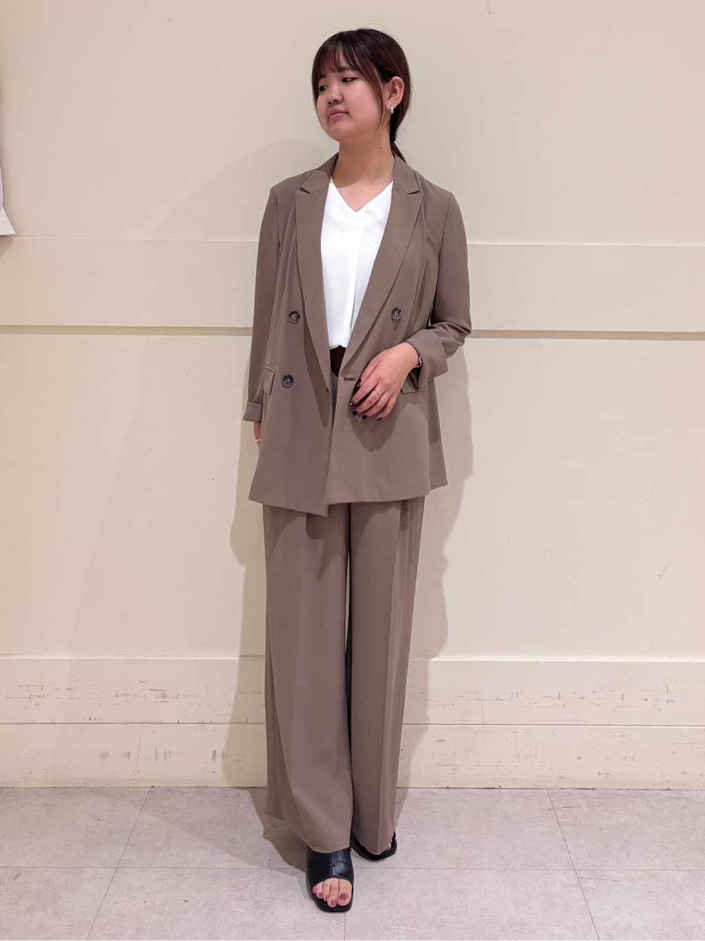 ちひさんの「INDIVI｜【軽く羽織れる！】ダブルジャケット」を使ったコーディネート