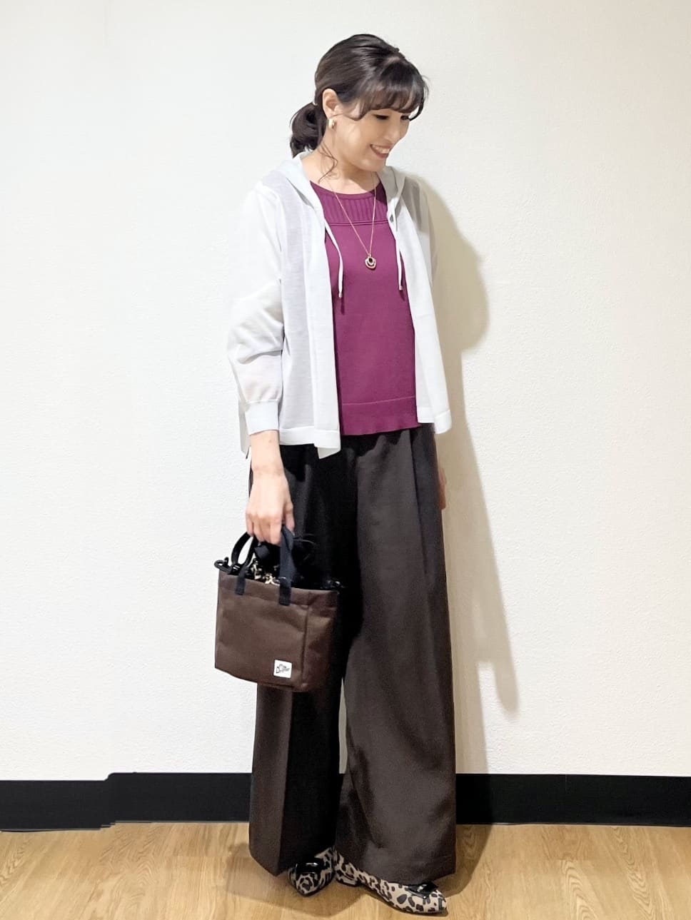 ayaさんの「Reflect｜【寒暖差対策に◎／手洗い可／旅行や通勤に】フード付きシアーカーディガン」を使ったコーディネート