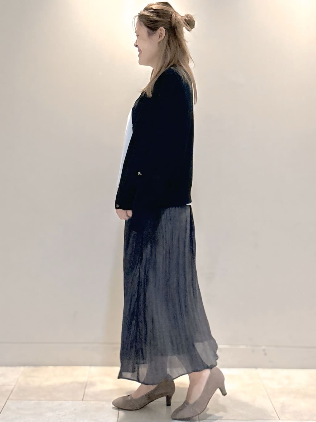 S&auml;K&iuml;さんの「Reflect｜【一枚着で着映え◎／ジャケットのインナーにも】フロント開きブラウス」を使ったコーディネート