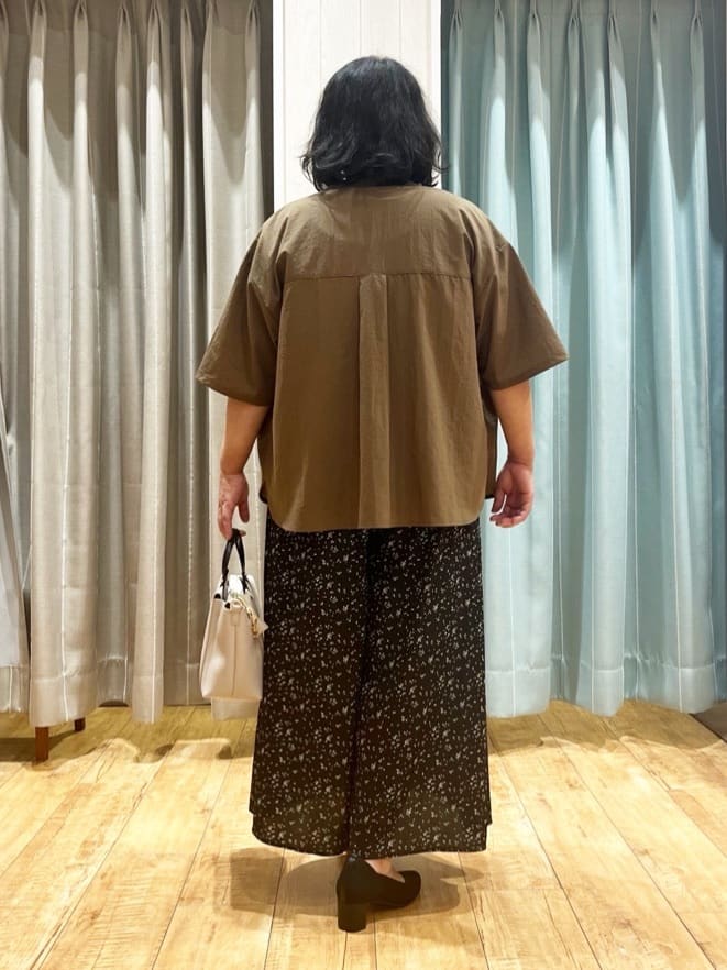 あやさんの「SHOO･LA･RUE｜【S-LL/ひんやり/UV】選べる6柄でそれぞれ欲しくなる プリントTシャツ」を使ったコーディネート