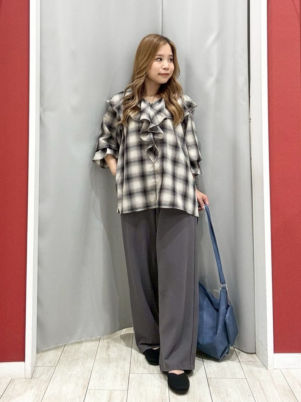 shioさんの「SHOO･LA･RUE｜【S-LL/ストレッチ】脚のラインを拾いにくい スマートワイドパンツ」を使ったコーディネート