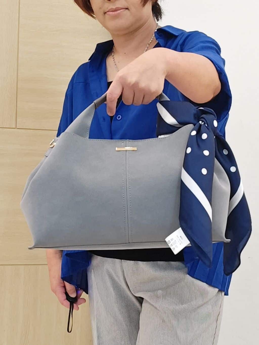 むぅポンさんの「grove｜【2WAY】1枚でも羽織っても。使える大人のシャツスタイル」を使ったコーディネート