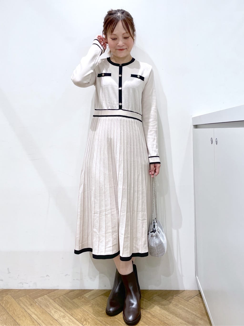 Junさんの「index｜バイカラードッキング風ニットワンピース【洗濯機OK／抗ピル】」を使ったコーディネート