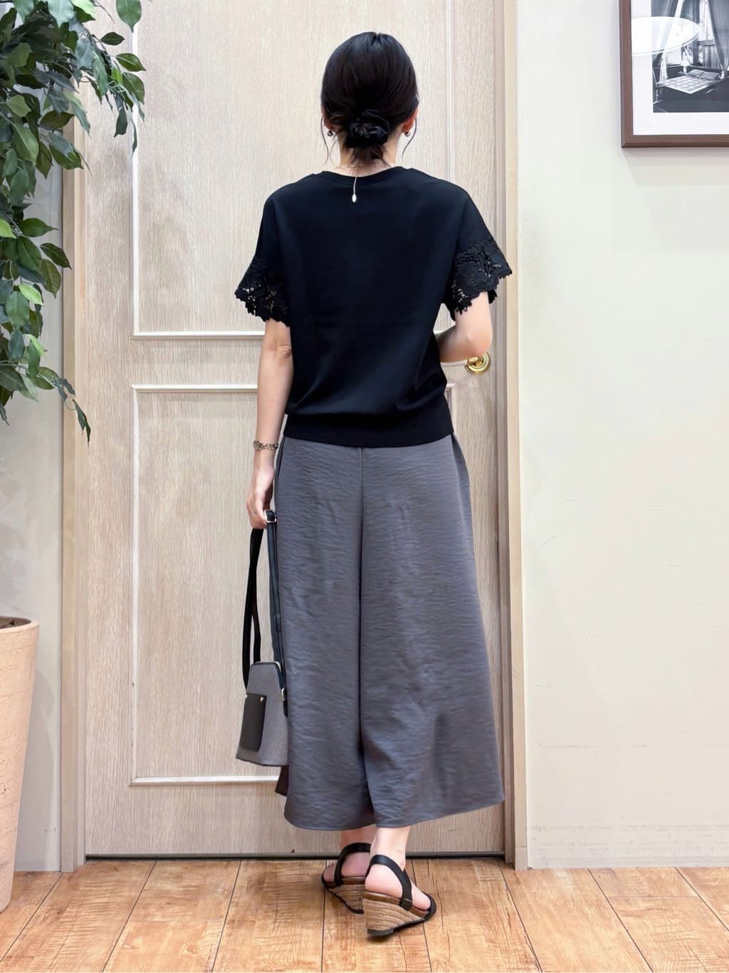 なみさんの「SHOO･LA･RUE｜【S-LL/ひんやり/UV/】大人上品な お袖レースニット」を使ったコーディネート