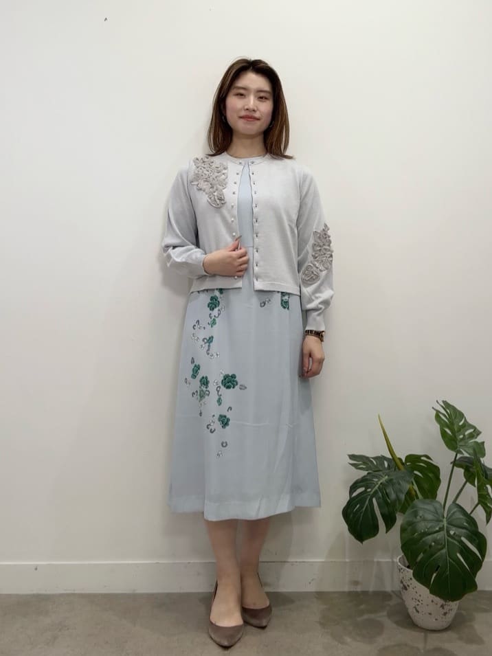 Suma Una本部スタッフさんの「SunaUna｜【co creation and yours／SS～L】花柄パネルワンピース」を使ったコーディネート