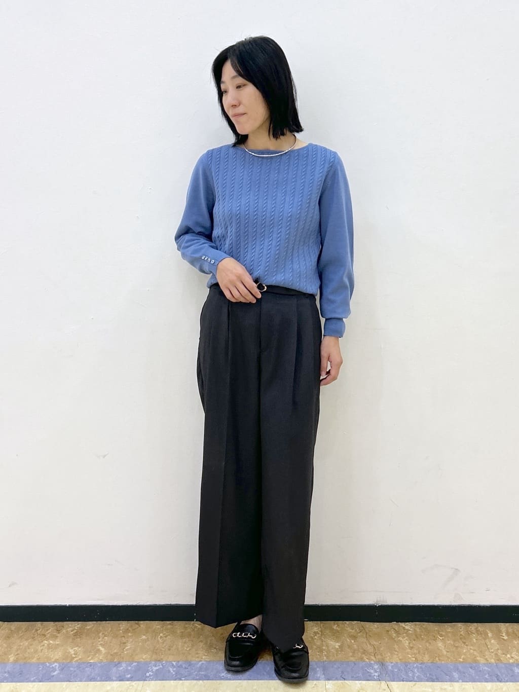 su.さんの「index｜ベルト付き2タックワイドパンツ【洗濯機OK／ストレッチ／防シワ／イージーアイロン】」を使ったコーディネート