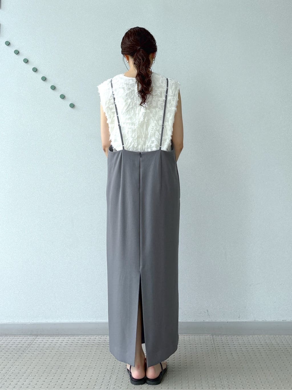 saitoさんの「DRESSTERIOR｜◆【美人百花/モデル美香着用】コンフォートアイラインキャミワンピース」を使ったコーディネート