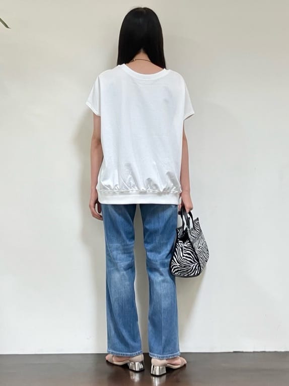 カレンさんの「UNTITLED｜【CHIGNON】別注 ミニ裏毛フレンチスリーブプルオーバー」を使ったコーディネート