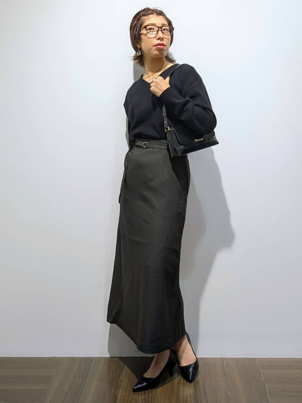 4410さんの「THE SHOP TK｜【すっきりシルエットが叶う】大人のためのVネックニット/毛玉になりにくい/静電気防止/洗濯機OK」を使ったコーディネート