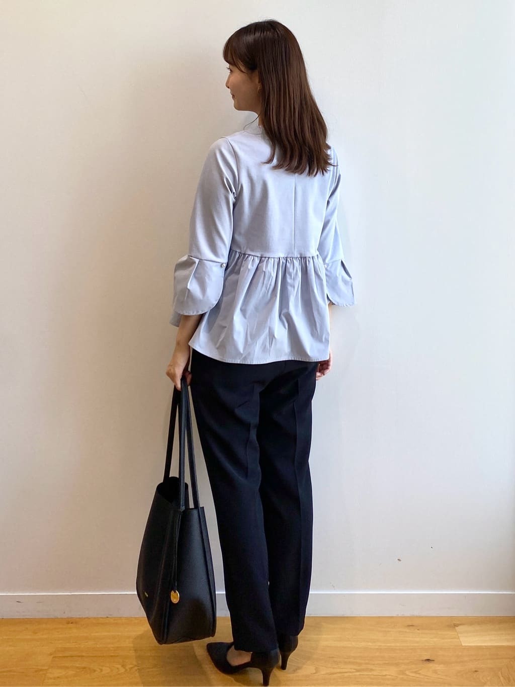 みさかさんの「index｜ドッキングペプラムトップス【洗濯機洗い可】」を使ったコーディネート