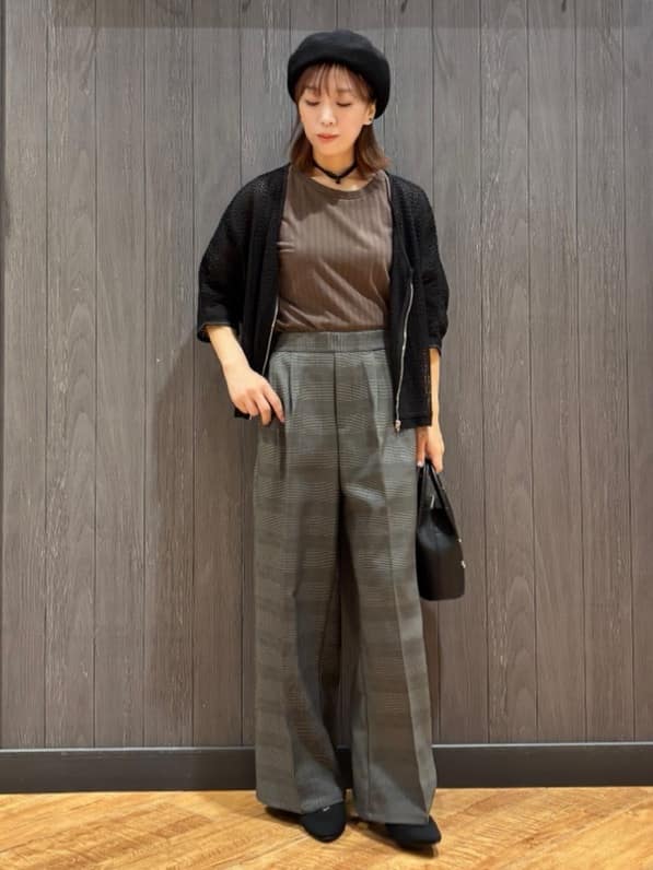 meiさんの「SHOO･LA･RUE｜【洗える/S-LL】季節の変わり目に 透かし柄が涼やか ジップブルゾン」を使ったコーディネート