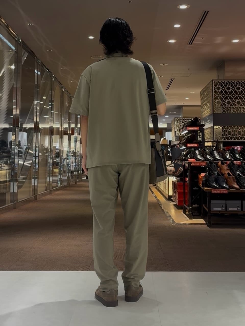 Renさんの「TAKEO KIKUCHI｜【COOL CITY WEAR】エアートール パンツ /接触冷感・通気性」を使ったコーディネート