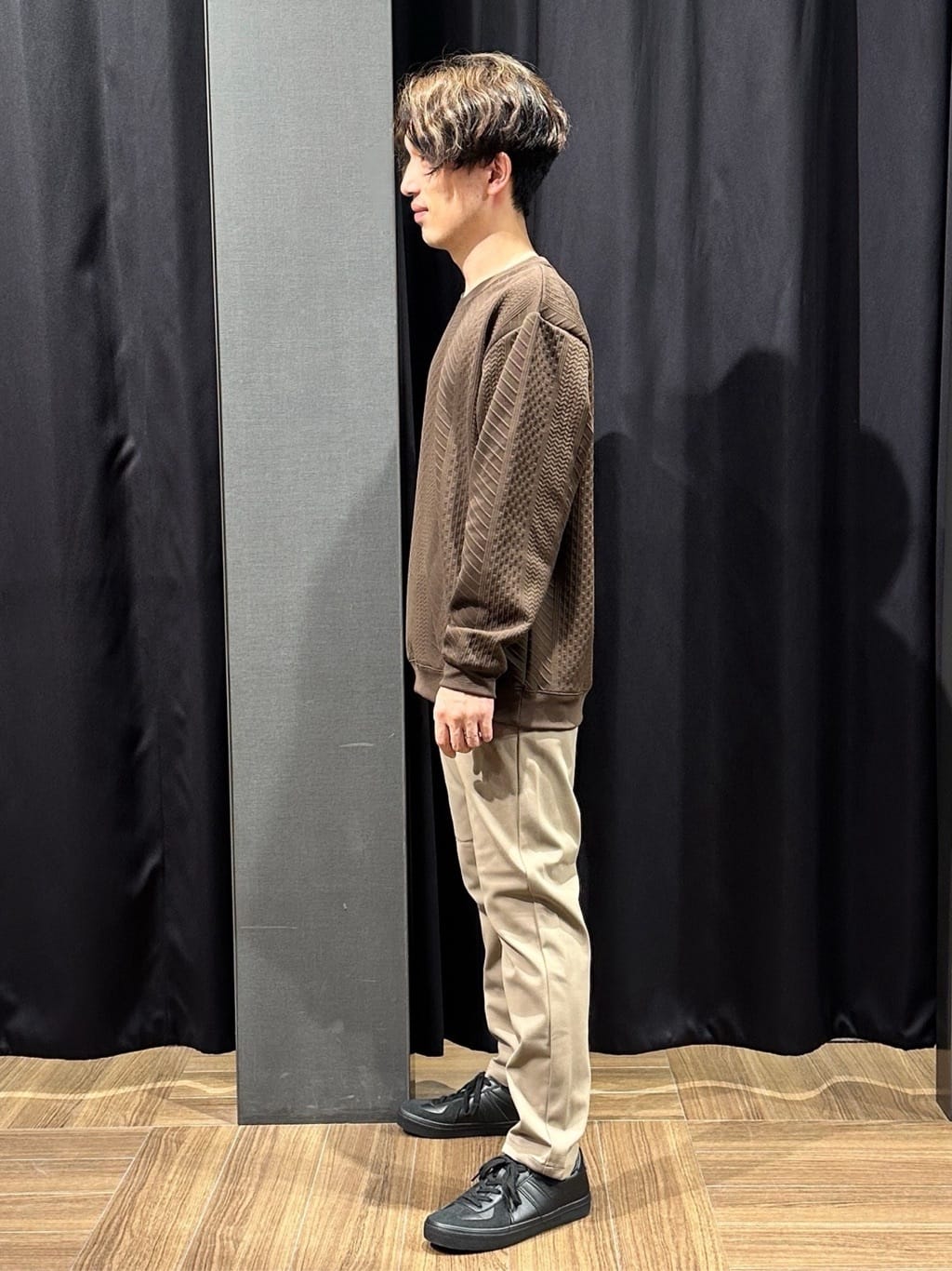 tomoyaさんの「THE SHOP TK｜【無地に飽きた方へ】ふくれジャカードスウェット　洗濯機OK/6色展開/ユニセックスでおすすめ！」を使ったコーディネート