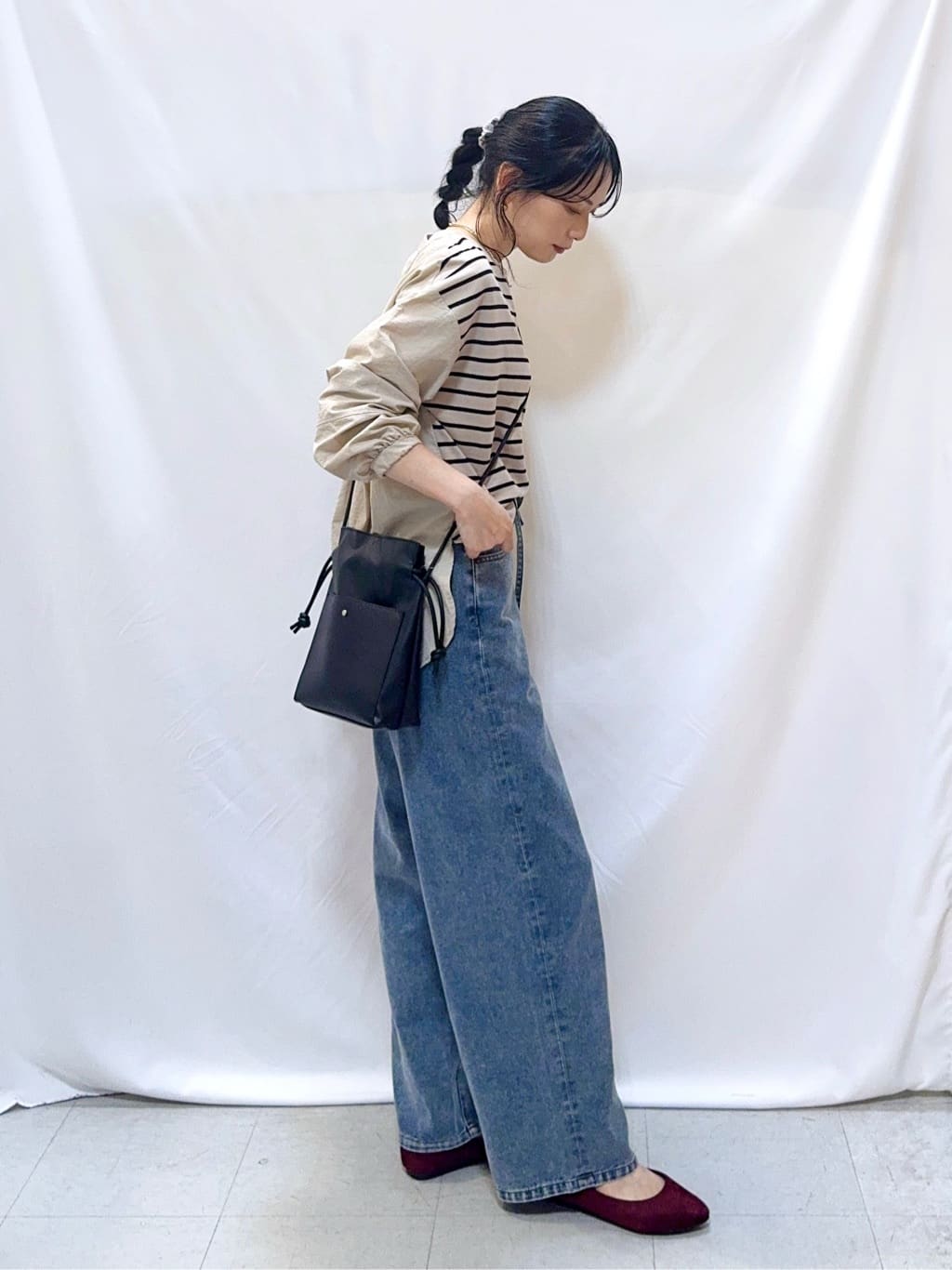 𝐇𝐢𝐫𝐨𝐦𝐢さんの「SHOO･LA･RUE｜【S-LL】インせず決まる 背中タック入り パフ袖トップス」を使ったコーディネート
