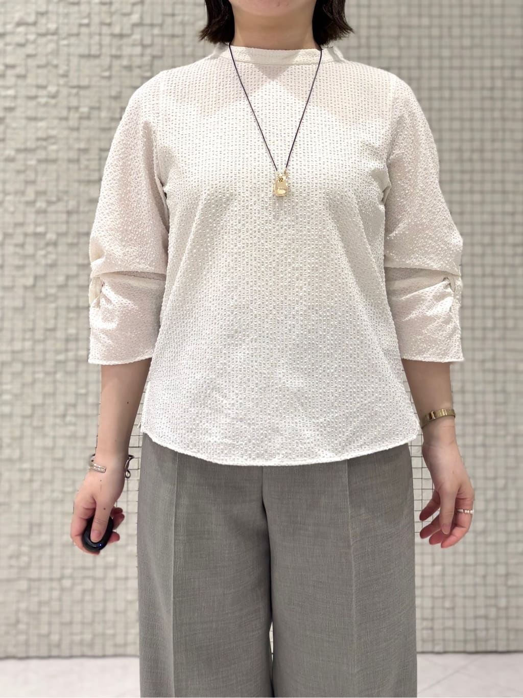 sakuさんの「INDIVI｜【UVケア／吸汗速乾】スリーブデザインブラウス」を使ったコーディネート