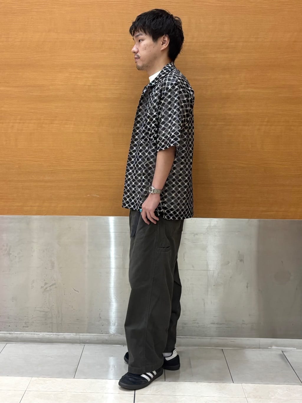 タニさんの「THE SHOP TK｜クラフトレース半袖シャツ 【洗濯機OK】」を使ったコーディネート