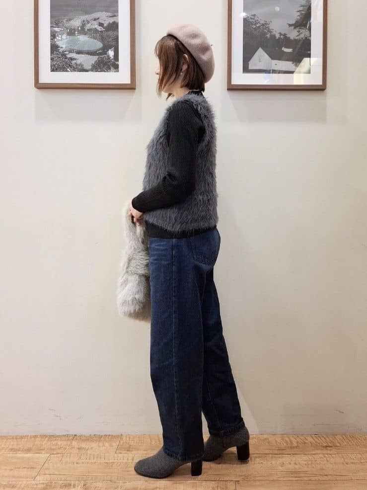 まあるさんの「SHOO･LA･RUE｜【S-LL】程よくゆったりな 柔らかデニムテーパードパンツ」を使ったコーディネート