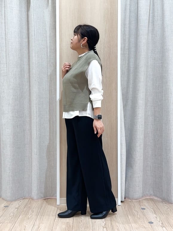 naoさんの「grove｜ニットベスト&times;シャツセット」を使ったコーディネート