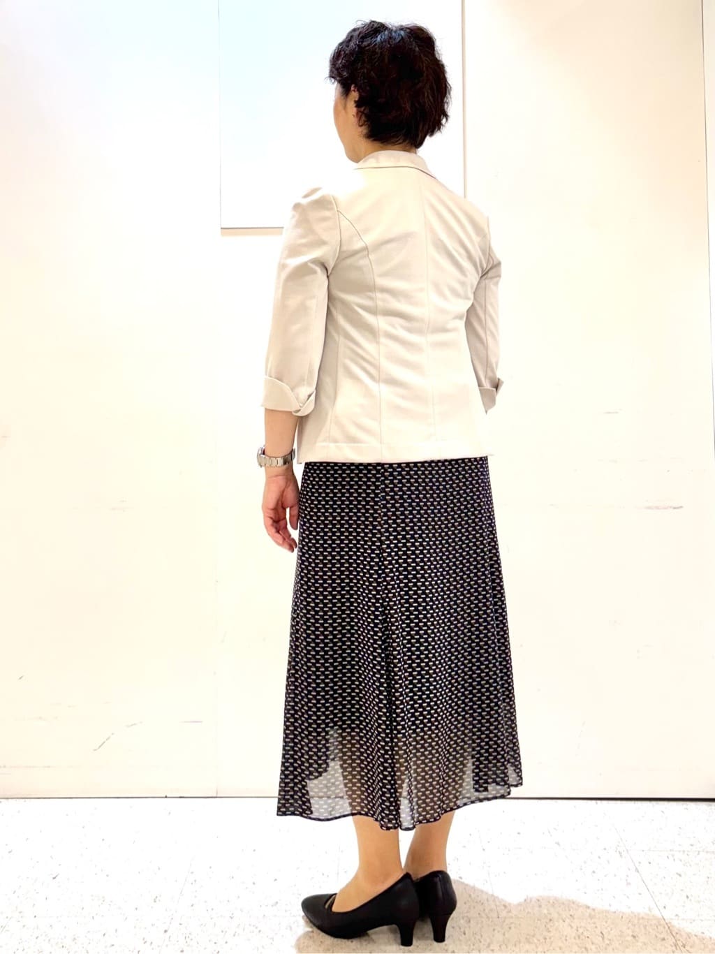 ヤスコさんの「Reflect｜【インナーに◎／すっきり見え！長め丈】タックデティールブラウス」を使ったコーディネート