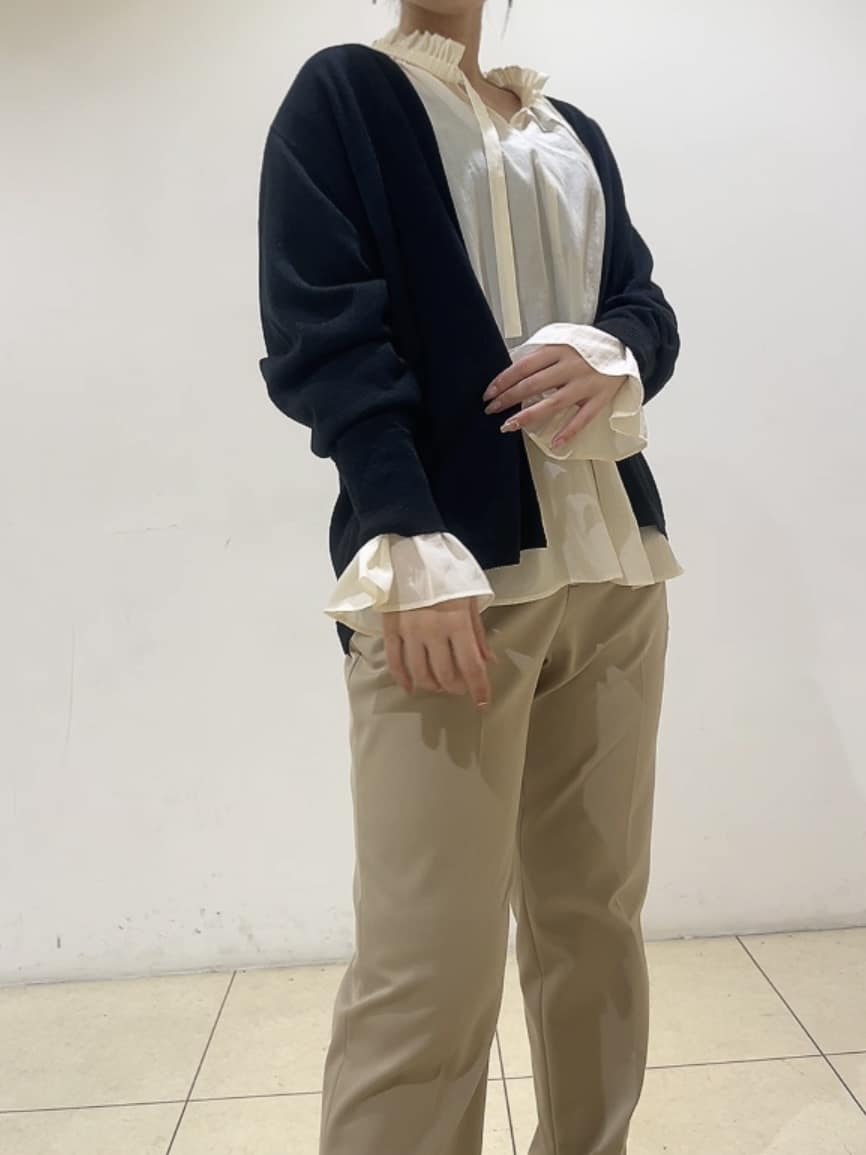 watanabeさんの「UNTITLED｜【キャンディスリーブ/エレガント】フリルギャザーネックブラウス」を使ったコーディネート