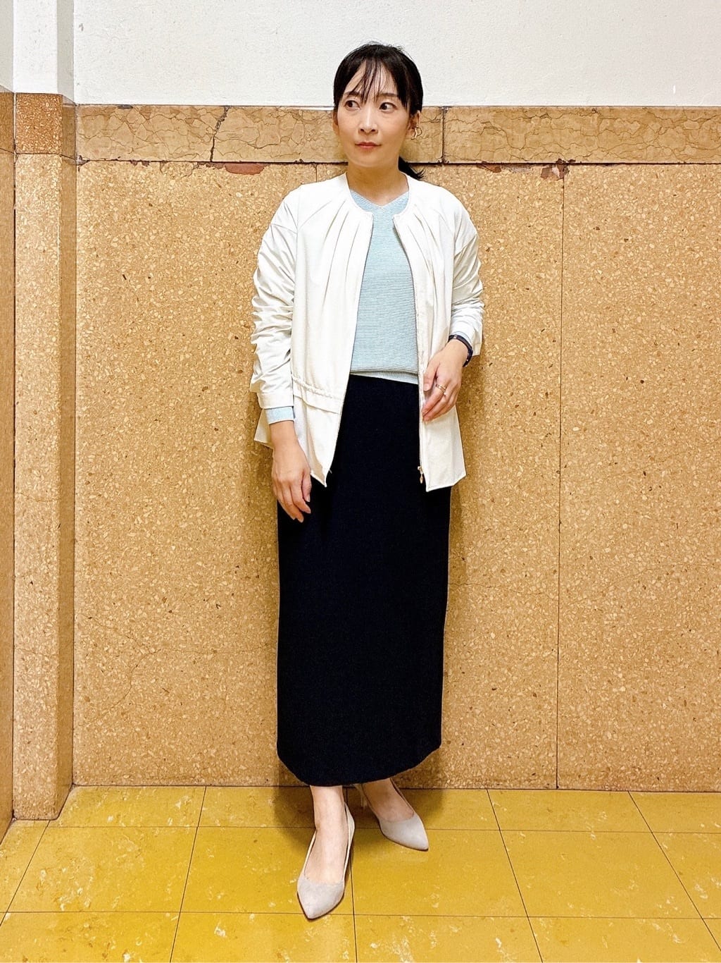 hattoriさんの「INDIVI｜【ウール混ラメ素材】Vネック煌めきニット」を使ったコーディネート