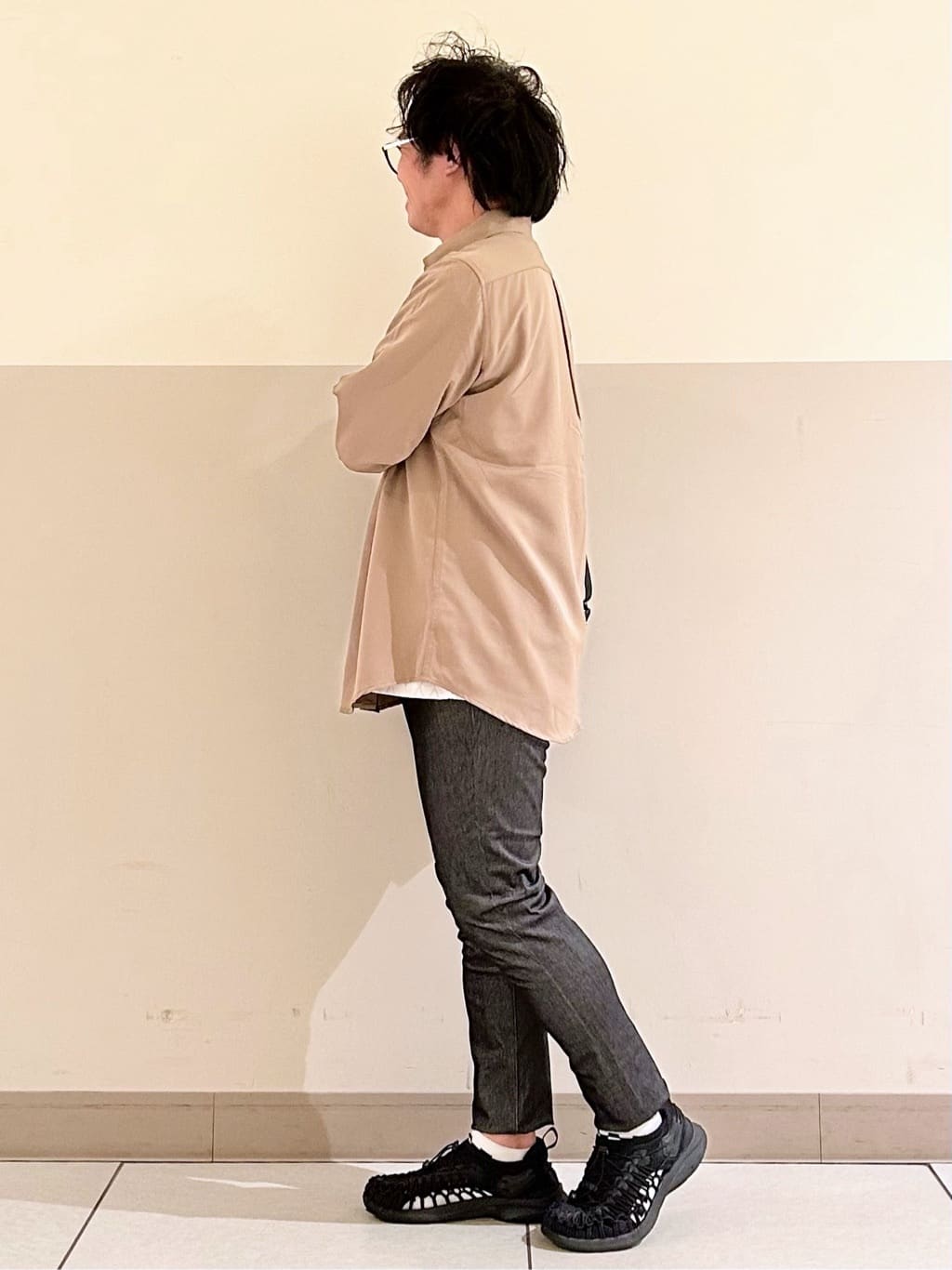 KENJI Iさんの「THE SHOP TK｜スムースファイバー長袖シャツ 【吸水速乾/UVカット/軽量/イージーケア】」を使ったコーディネート