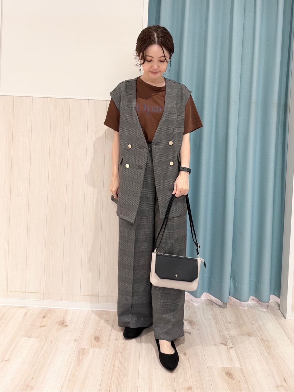 長女さんの「SHOO･LA･RUE｜【S-LL/セットアップ可/洗濯後しわになりにくい】ダブルベスト」を使ったコーディネート