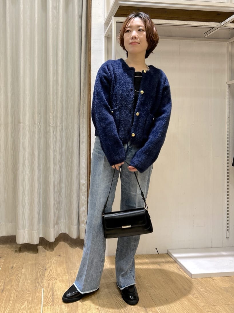 ga_riさんの「THE SHOP TK｜デニムフレアパンツ【洗濯機可】」を使ったコーディネート