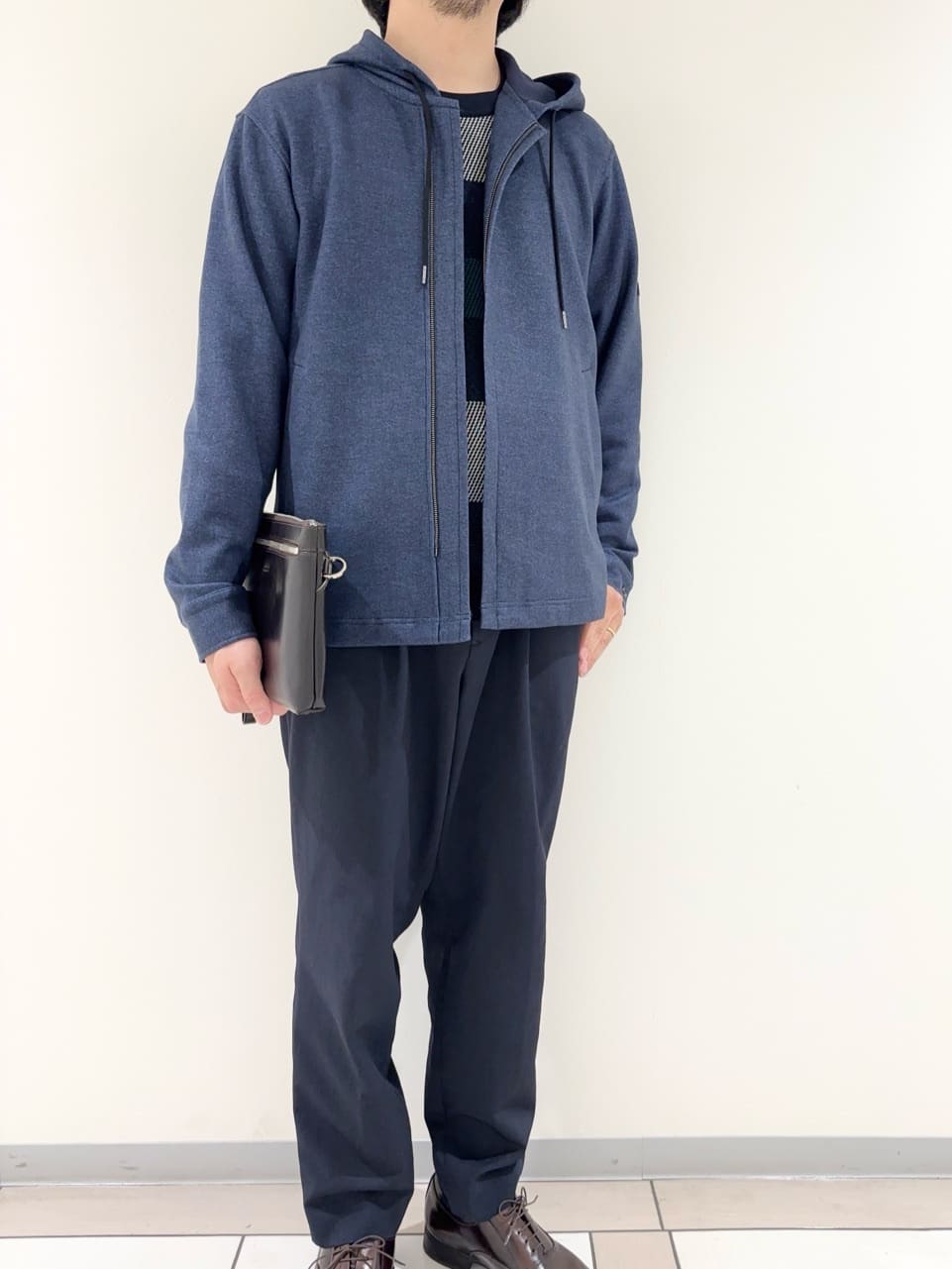 及川さんの「TAKEO KIKUCHI｜【JUST ONE LAYER】ダウンファブリックZIPパーカー」を使ったコーディネート