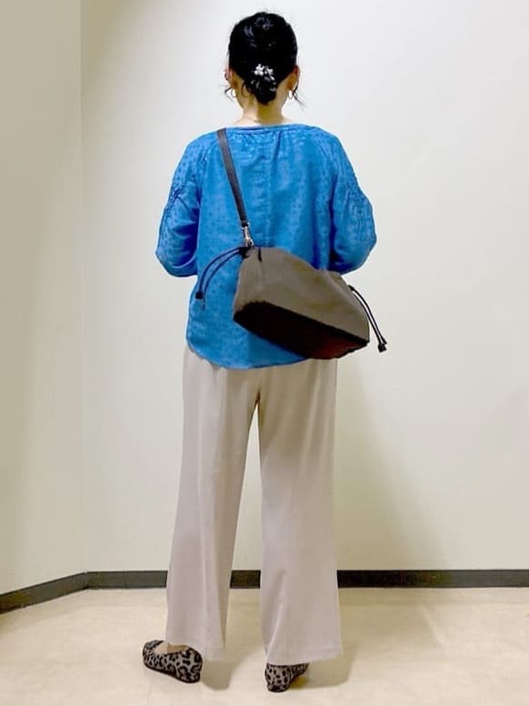  beni_gingerさんの「Reflect｜【接触冷感／マシンウォッシュ可／ウエスト総ゴム】ワイドシルエットパンツ」を使ったコーディネート