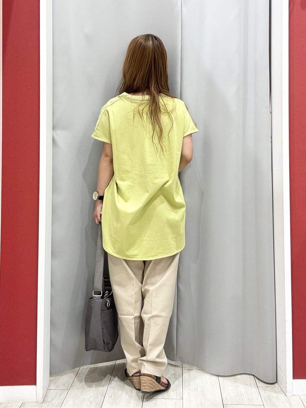 shioさんの「SHOO･LA･RUE｜【洗濯機可/S-3L/美脚シルエット】通勤・セレモニーにも　きちんと見えする ソフトスティックパンツ」を使ったコーディネート