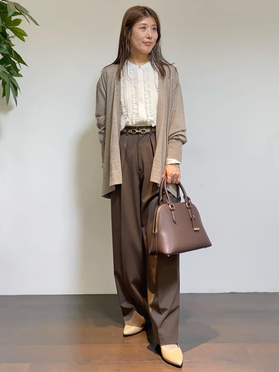 tomoさんの「UNTITLED｜【アンサンブル可/洗える】シルクウールカシミヤ ドルマンスリーブニット」を使ったコーディネート