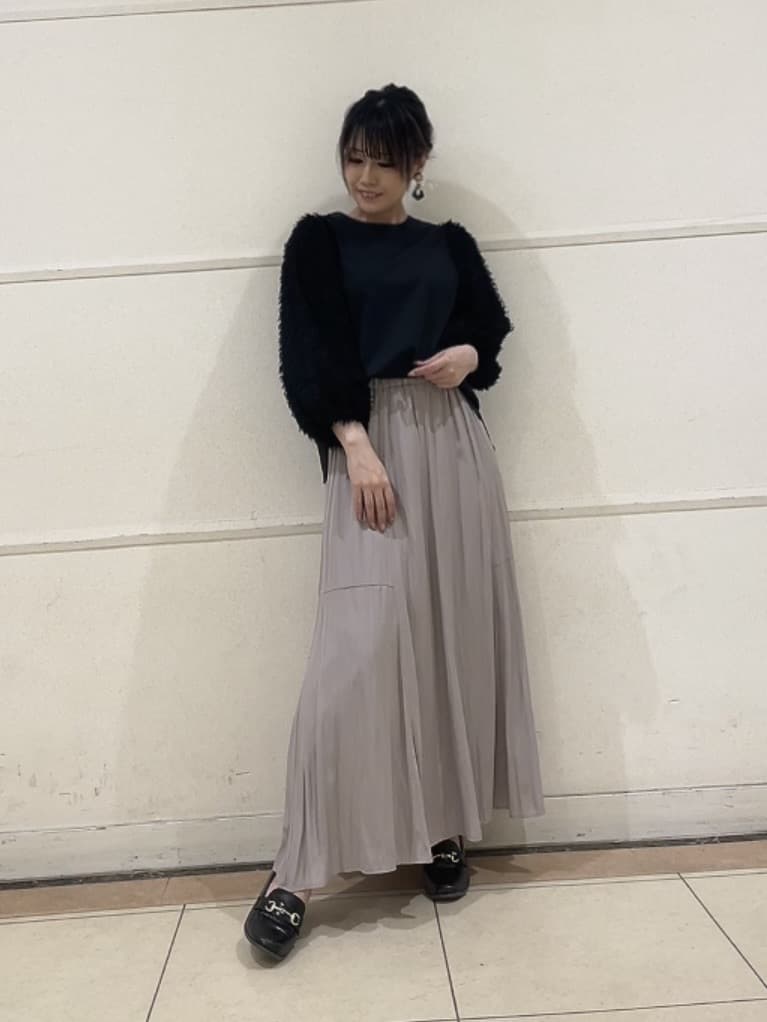 watanabeさんの「UNTITLED｜【丸首/Tシャツ風/短丈】シャギースリーブ ポンチカットソー」を使ったコーディネート