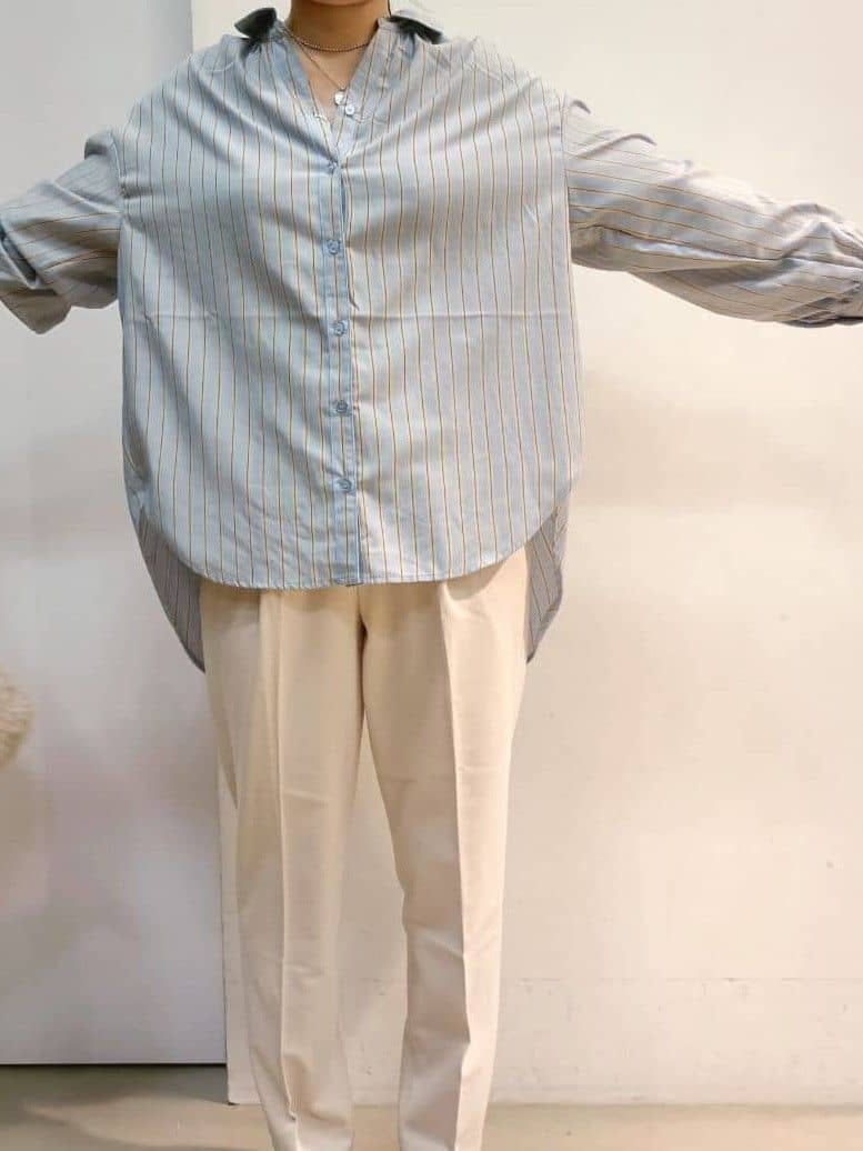 あんさんの「THE SHOP TK｜【後ろ姿もサマになる】ストライプ バックシャーリングシャツ/体型カバー/洗える」を使ったコーディネート