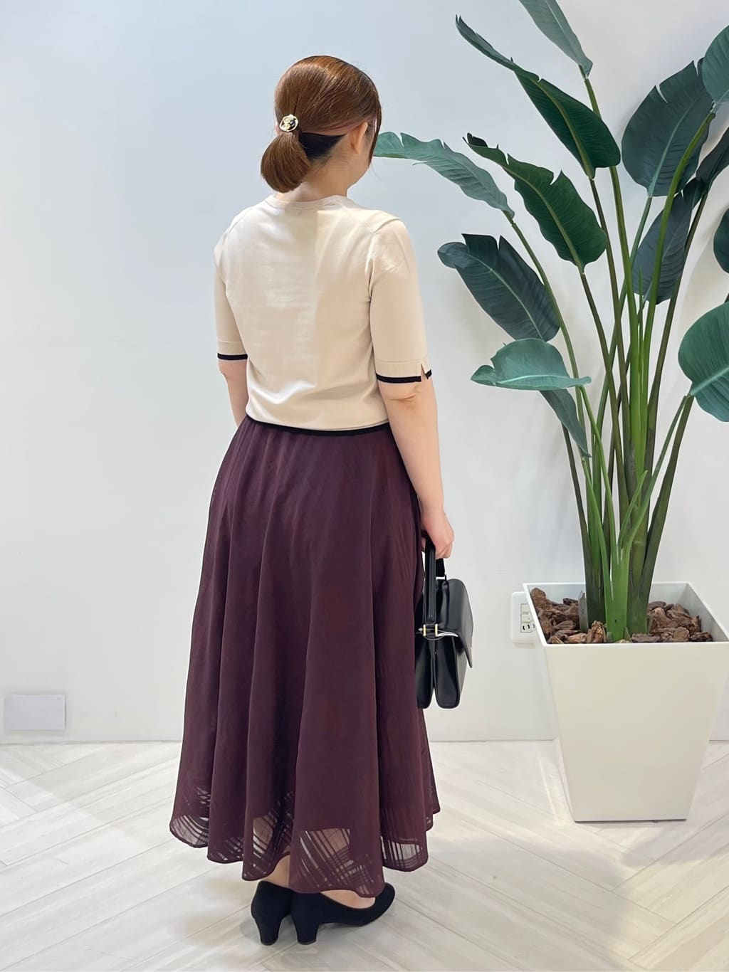 Tomoさんの「UNTITLED｜【アンサンブル可/薄手/洗える】5分袖クルーニット」を使ったコーディネート