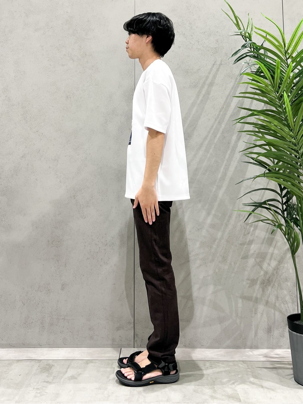 SHI-MAさんの「THE SHOP TK｜コード刺繍フォトプリント半袖Tシャツ 【洗濯機OK】」を使ったコーディネート