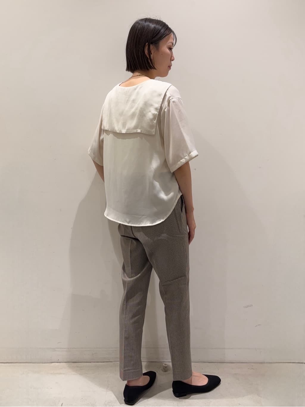 moさんの「OPAQUE.CLIP｜ヴィンテージサテンセーラーカラーブラウス【洗濯機洗い可】」を使ったコーディネート