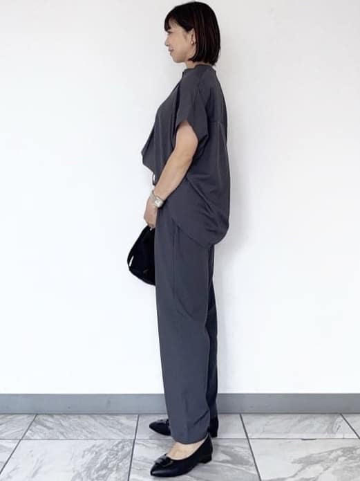 nekoさんの「Reflect｜【E‐QUALITY／ウエスト総ゴム／セットアップ／単品使いOK◎】ブラウス＋ストレートパンツセット」を使ったコーディネート
