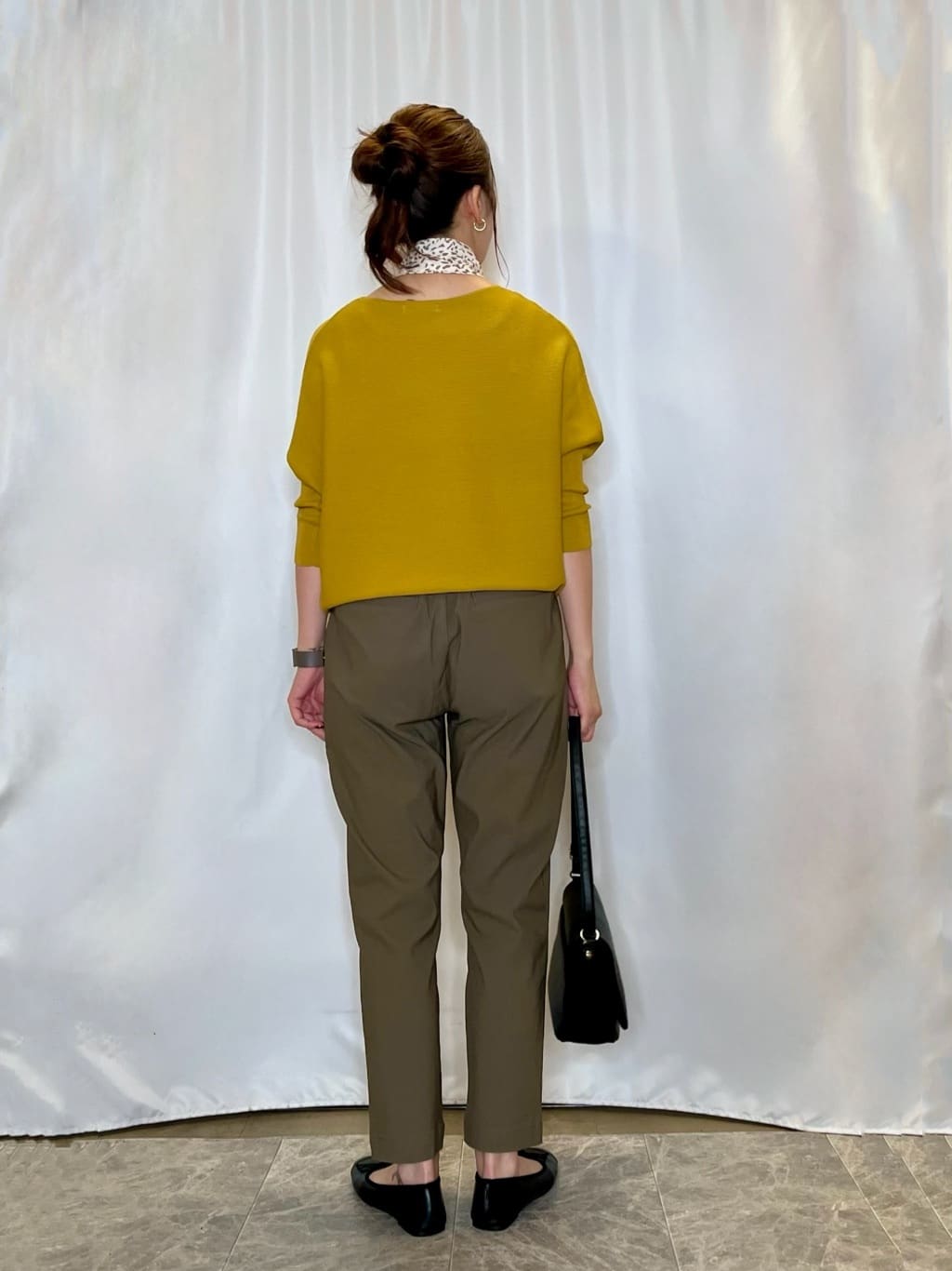 おうめさんの「SHOO･LA･RUE｜【洗える/S-LL/美脚シルエット】ハイパーストレッチ テーパードパンツ」を使ったコーディネート
