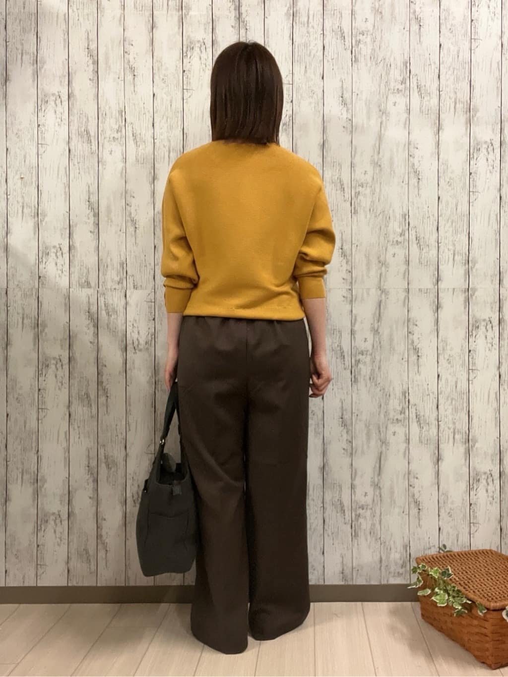 シカさんの「SHOO･LA･RUE｜【洗濯機可/S-LL/高レビュー】上品シルエットで美しい イージーワイドパンツ」を使ったコーディネート