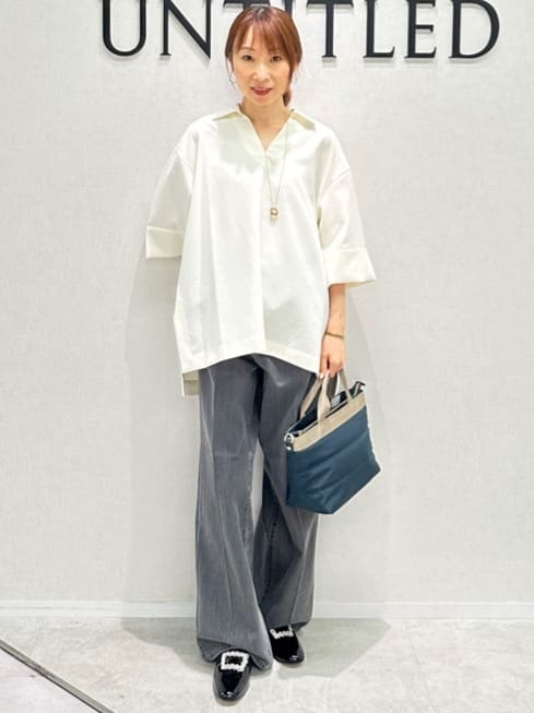 Miwaさんの「UNTITLED｜【UVカット/接触冷感/吸水速乾/ゆったり】V開きネックシャツ」を使ったコーディネート