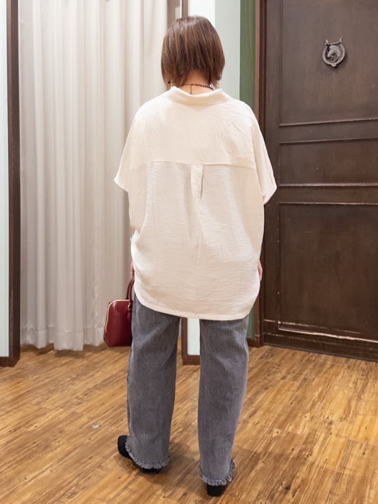 みかりん さんの「SHOO･LA･RUE｜【洗える/S-LL/5分袖】1枚でも羽織としても。さらさらドレープシャツ」を使ったコーディネート